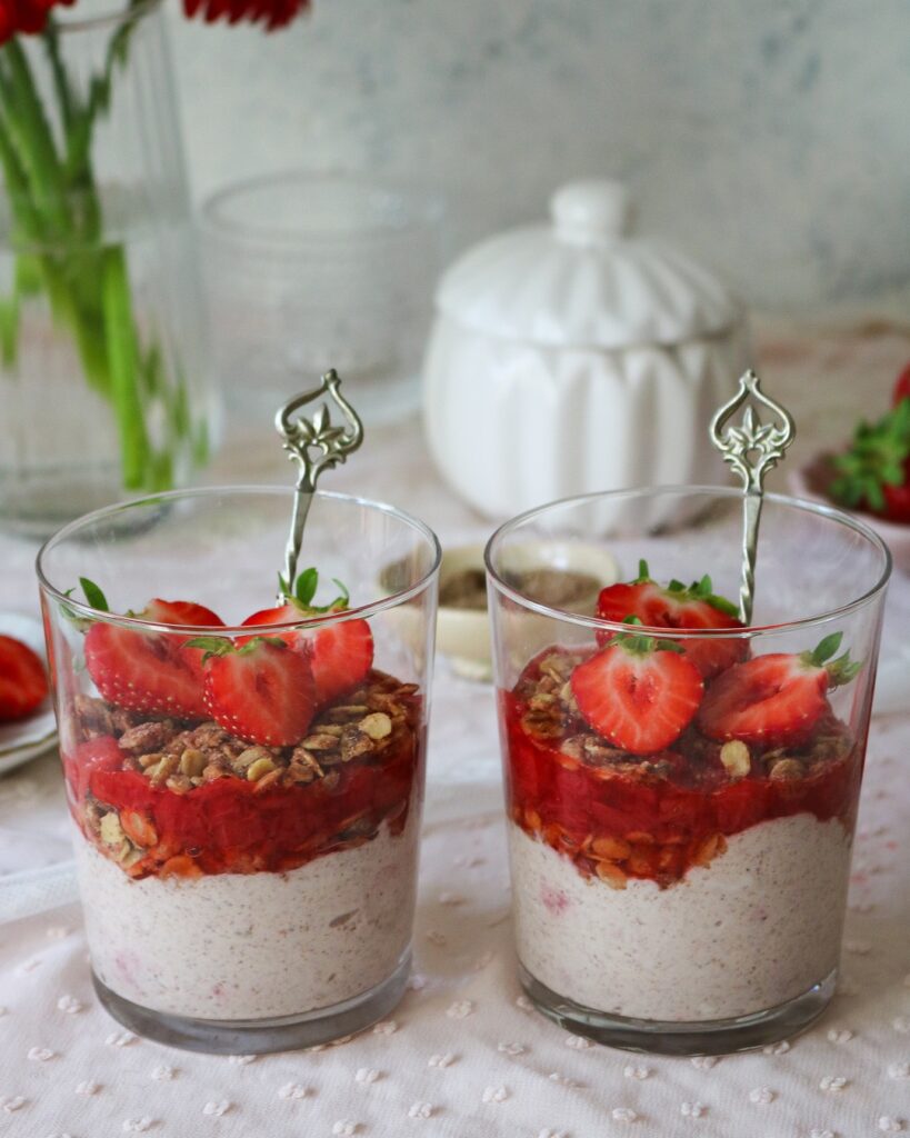 summer strawberry and flax pudding 
